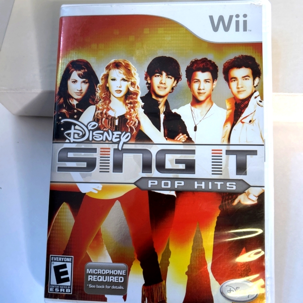 Disney Sing It: Pop Hits (Nintendo Wii, 2009)  No Manual